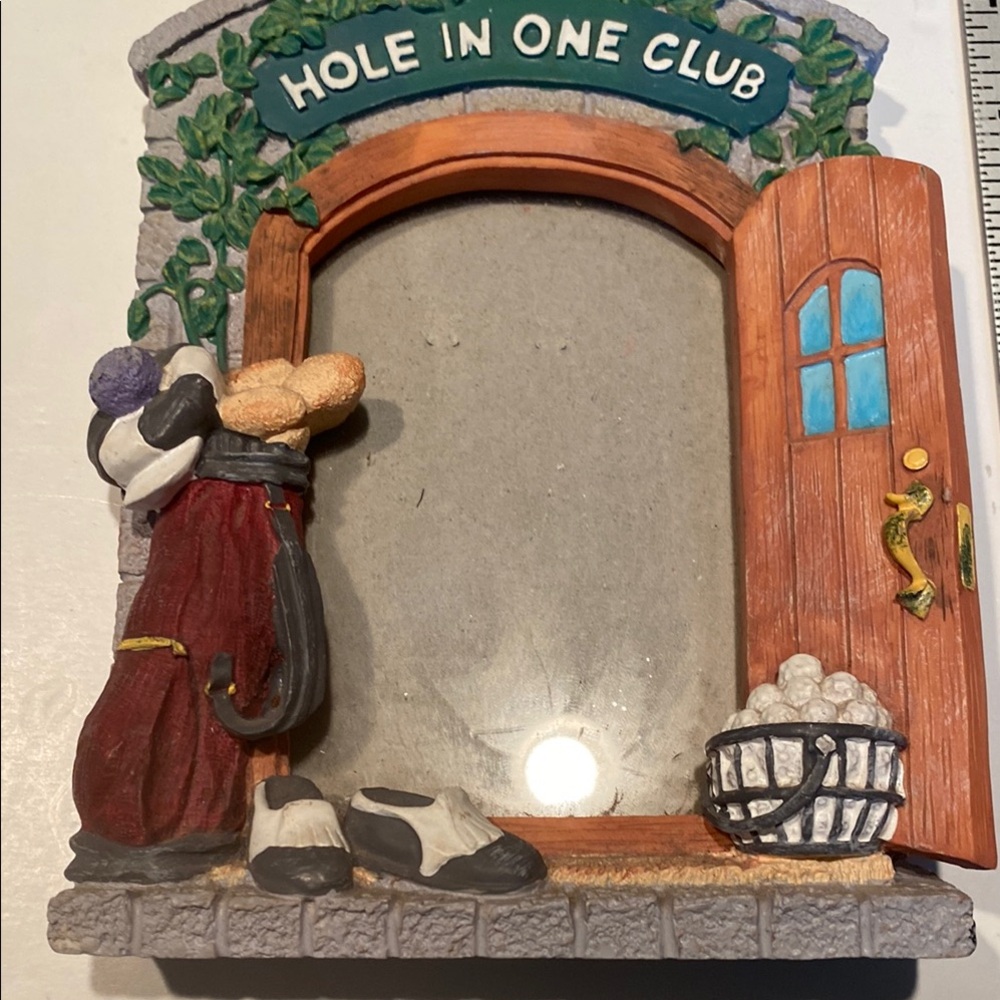 NWT & Vintage 1992 “Hole in One Club” Resin Picture Frame